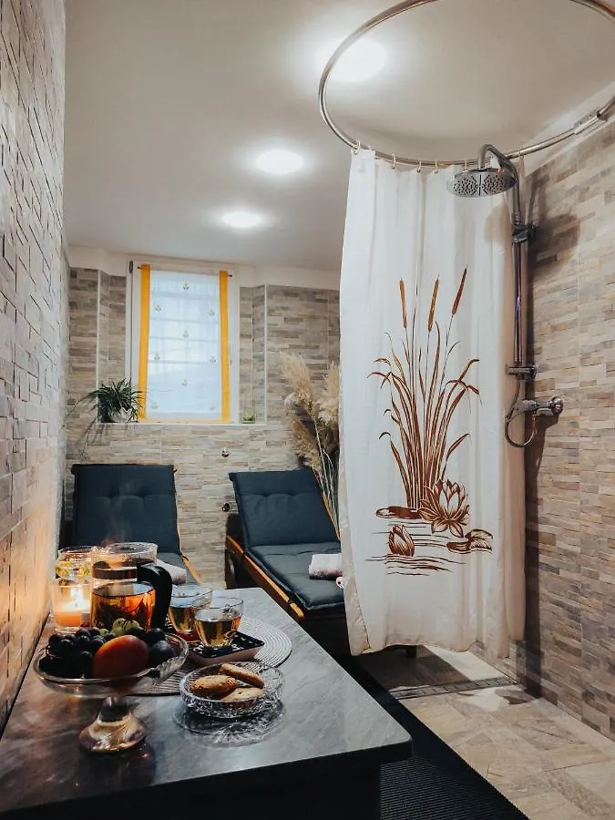 B&B Al Giardino Dei Laghi Ревине-Лаго Италия